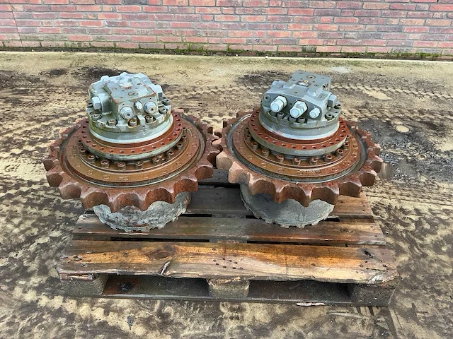 Volvo em140-74/141-1 2x rupsmotor - afbeelding 11 van  18