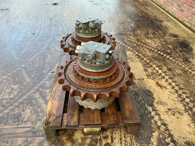 Volvo em140-74/141-1 2x rupsmotor - afbeelding 17 van  18