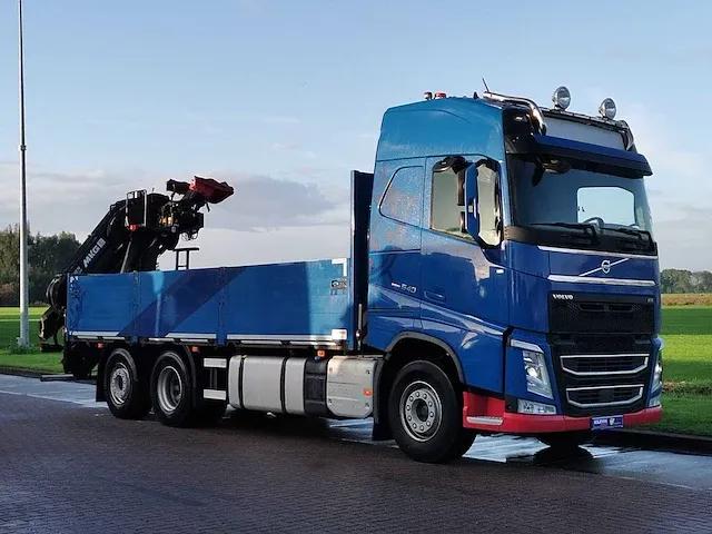 Volvo fh 540 vrachtwagen met kraan - afbeelding 10 van  15