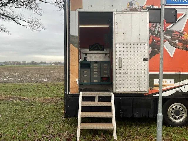 Volvo fl6 camper met werkplaats - afbeelding 9 van  43