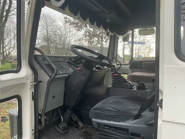 Volvo fl6 camper met werkplaats - afbeelding 26 van  43