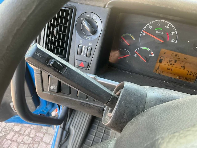 Volvo fm9 6x2r fal8.0 radt-a8 med vrachtwagen - afbeelding 36 van  50