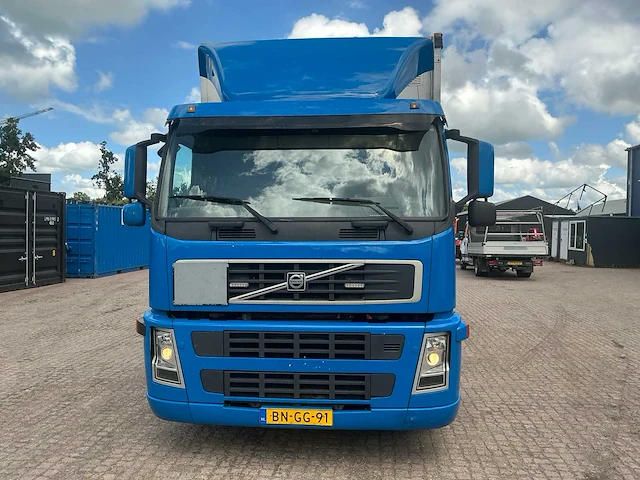 Volvo fm9 6x2r fal8.0 radt-a8 med vrachtwagen - afbeelding 48 van  50