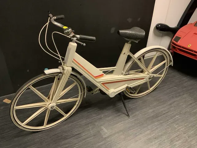 Volvo itera classic kunststof fiets - afbeelding 7 van  14