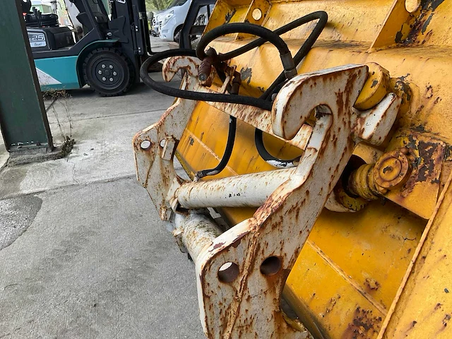 Volvo kantel schepbak - afbeelding 8 van  8