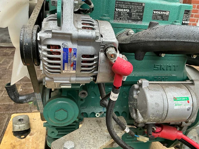 Volvo mini kubota benzinemotor - afbeelding 3 van  13