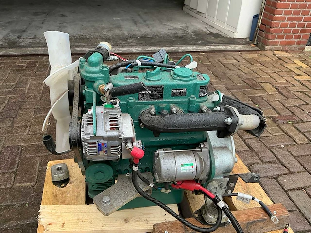 Volvo mini kubota benzinemotor - afbeelding 4 van  13