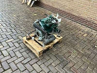 Volvo mini kubota benzinemotor - afbeelding 1 van  13