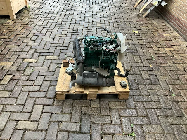 Volvo mini kubota benzinemotor - afbeelding 6 van  13