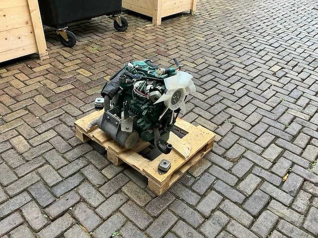 Volvo mini kubota benzinemotor - afbeelding 7 van  13