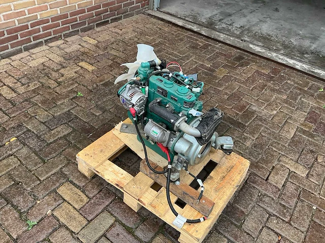 Volvo mini kubota benzinemotor - afbeelding 10 van  13