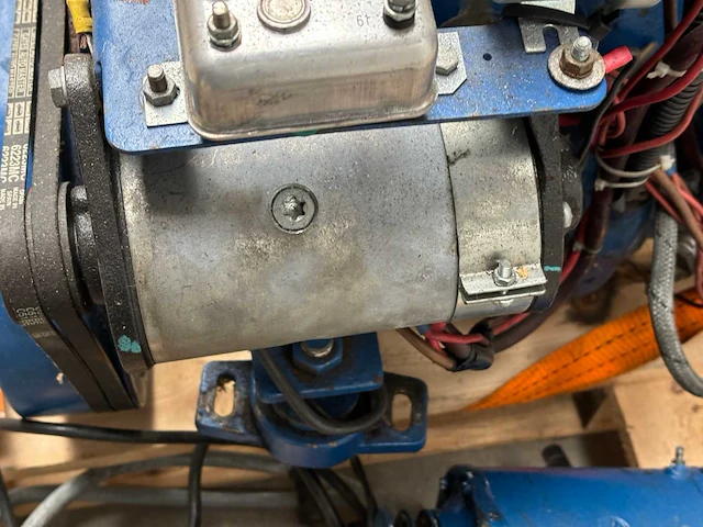 Volvo penta benzinemotor - afbeelding 8 van  16