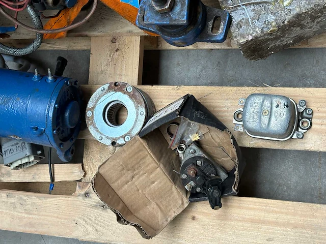 Volvo penta benzinemotor - afbeelding 12 van  16