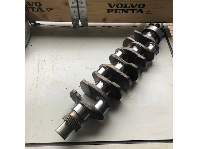 Volvo penta tamd31m crankshaft used - 3582849 - afbeelding 1 van  5