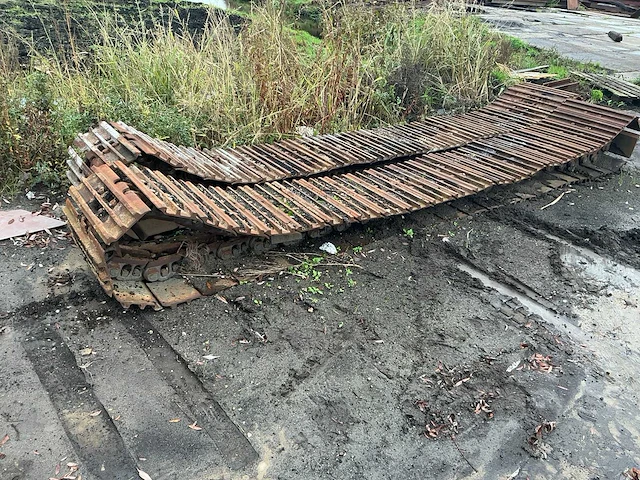 Volvo rupsketting met platen voor graafmachine - afbeelding 4 van  10