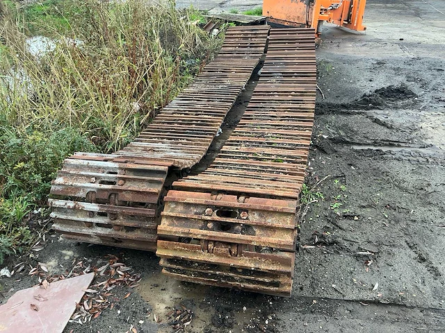 Volvo rupsketting met platen voor graafmachine - afbeelding 5 van  10