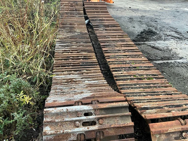 Volvo rupsketting met platen voor graafmachine - afbeelding 7 van  10