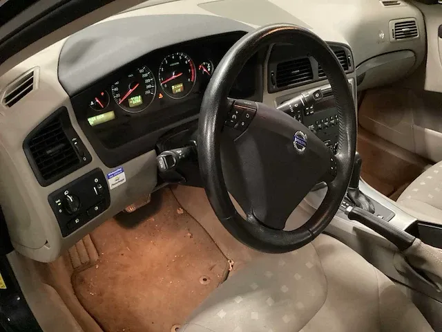 Volvo s 60 personenauto - afbeelding 13 van  17