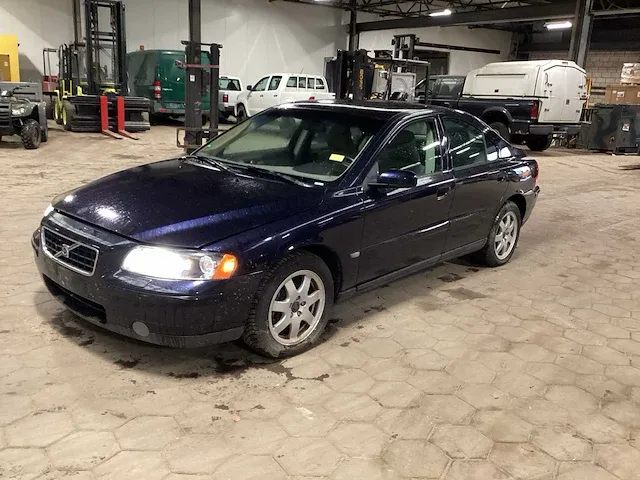 Volvo s 60 personenauto - afbeelding 9 van  17