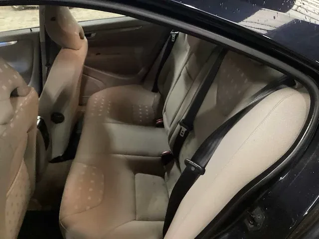 Volvo s 60 personenauto - afbeelding 17 van  17