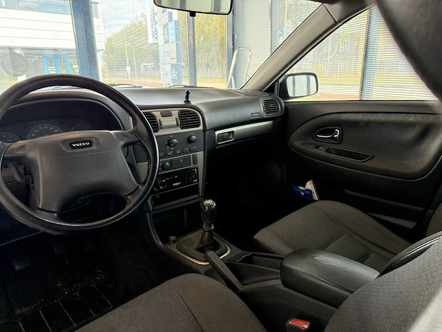 Volvo s40 1.8 , 81-hv-vf - afbeelding 14 van  14