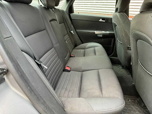 Volvo s40 1.8 momentum, 23-rr-pr - afbeelding 4 van  14