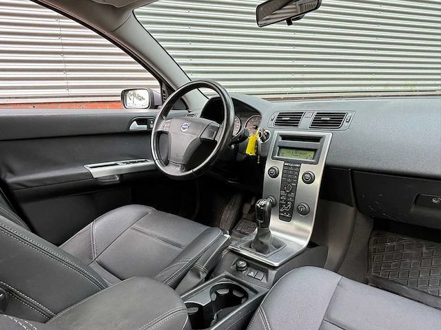 Volvo s40 1.8 momentum, 23-rr-pr - afbeelding 13 van  14