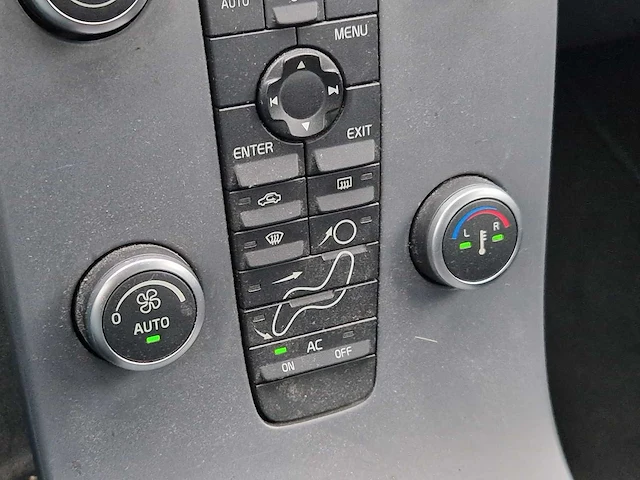 Volvo s40 2.0 d3 momentum - 2011 | 57-01-16 - afbeelding 18 van  33