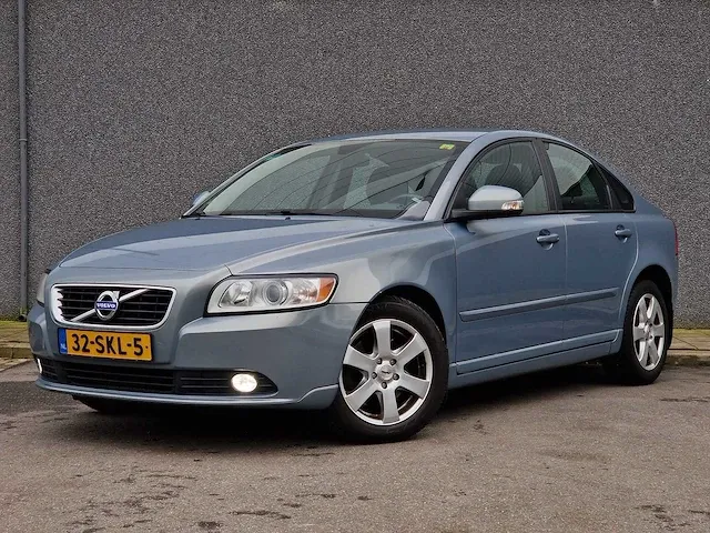 Volvo s40 2.0 d3 momentum | 32-skl-5 - afbeelding 1 van  35