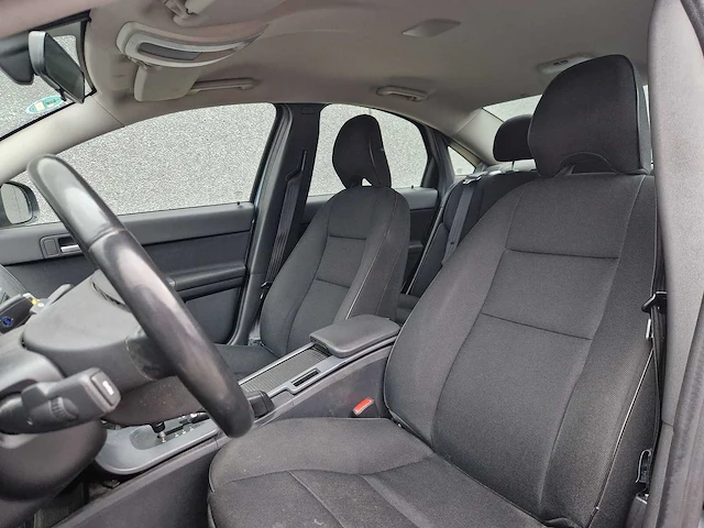 Volvo s40 2.0 d3 momentum | 32-skl-5 - afbeelding 10 van  33