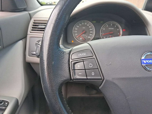 Volvo s40 2.5 t5 kinetic car 2006 | x-367-hr i - afbeelding 11 van  31