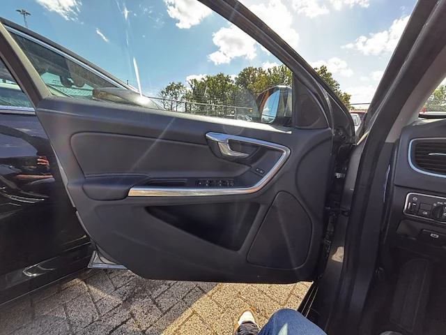 Volvo s60 2.0 d2 eco momentum 120, 2017 - afbeelding 6 van  21
