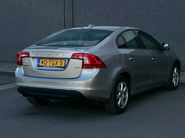 Volvo s60 2.0 d3 business | 40-tgx-5 - afbeelding 19 van  26