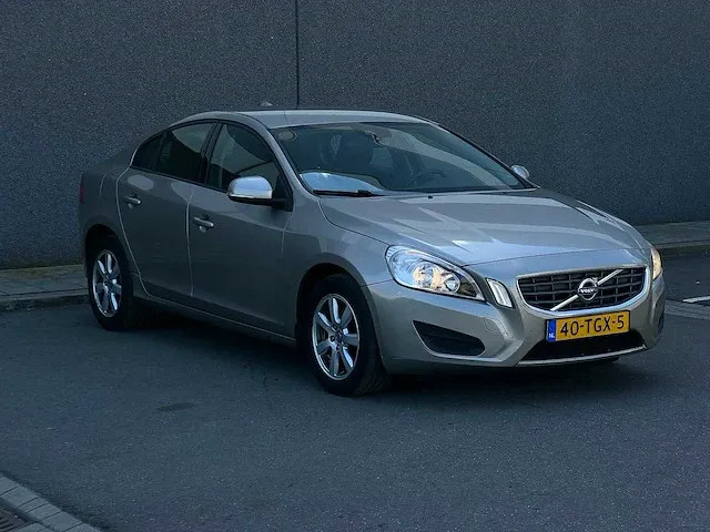 Volvo s60 2.0 d3 business | 40-tgx-5 - afbeelding 21 van  26