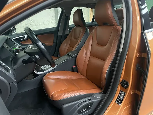 Volvo s60 2.0 t5 summum 241pk 2012, x-014-fr - afbeelding 37 van  48