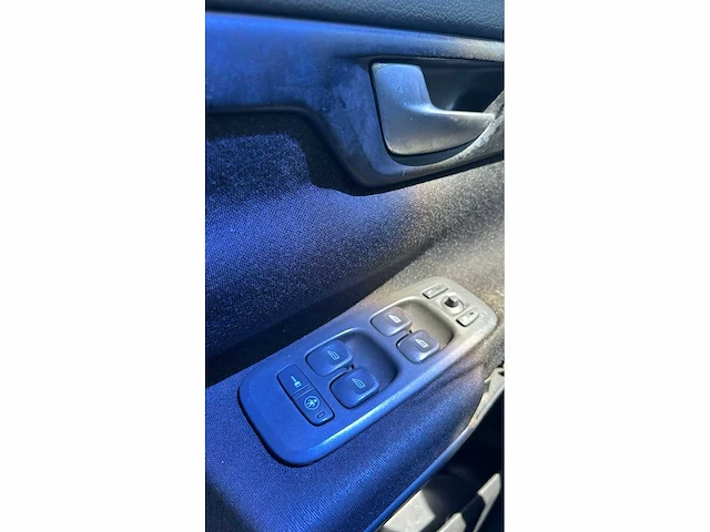 Volvo s60 2.4 | 27-gk-vl i - afbeelding 2 van  16