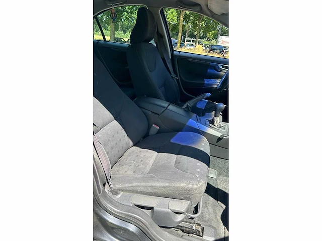 Volvo s60 2.4 | 27-gk-vl i - afbeelding 8 van  16