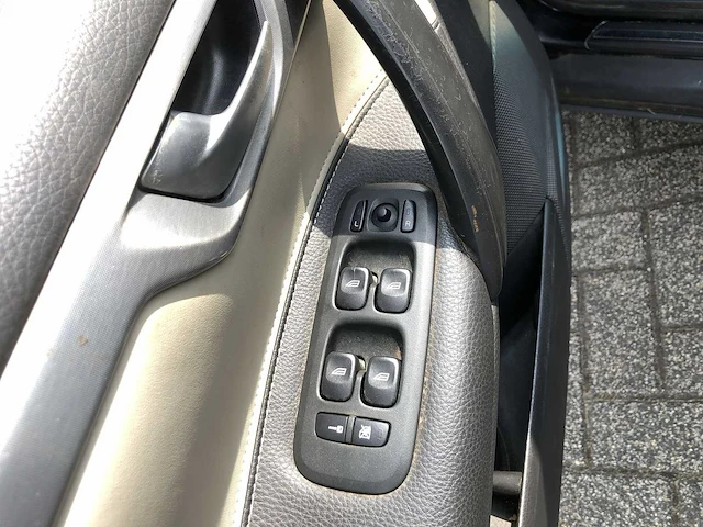 Volvo s60 2.4 drivers edition | 61-44-48 - afbeelding 9 van  26