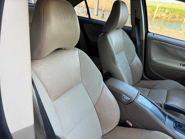 Volvo s60 2.4 kinetic automaat 57-rf-ng - afbeelding 18 van  20