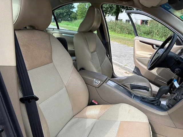 Volvo s60 2.4 momentum , 51-rzb-8 - afbeelding 12 van  15