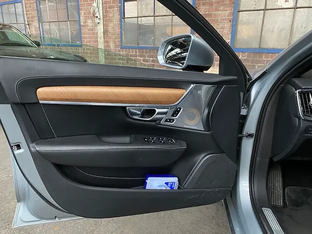 Volvo s90 2.0 t8 awd inscription 320pk 2017, zl-677-d - afbeelding 28 van  72