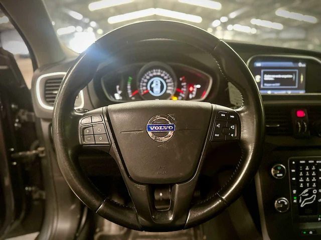 Volvo v40 1.6 d2 momentum automaat; 1-xzd-87 - afbeelding 3 van  15