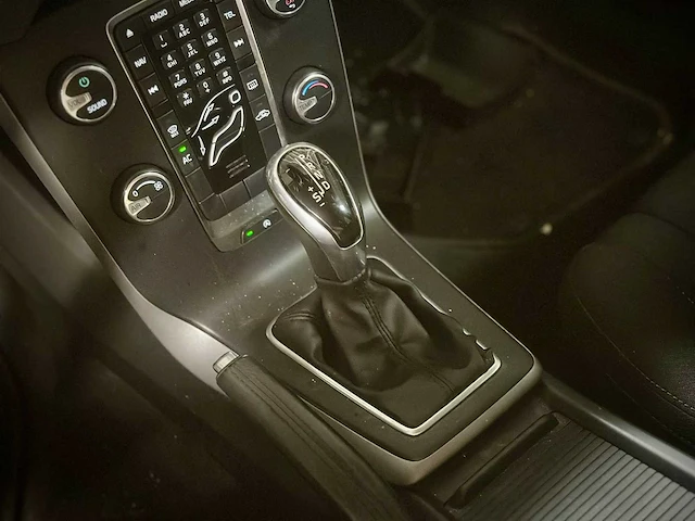 Volvo v40 1.6 d2 momentum automaat; 1-xzd-87 - afbeelding 6 van  15