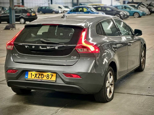 Volvo v40 1.6 d2 momentum automaat; 1-xzd-87 - afbeelding 8 van  15
