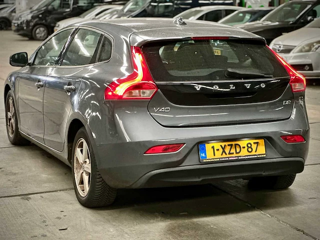 Volvo v40 1.6 d2 momentum automaat; 1-xzd-87 - afbeelding 10 van  15