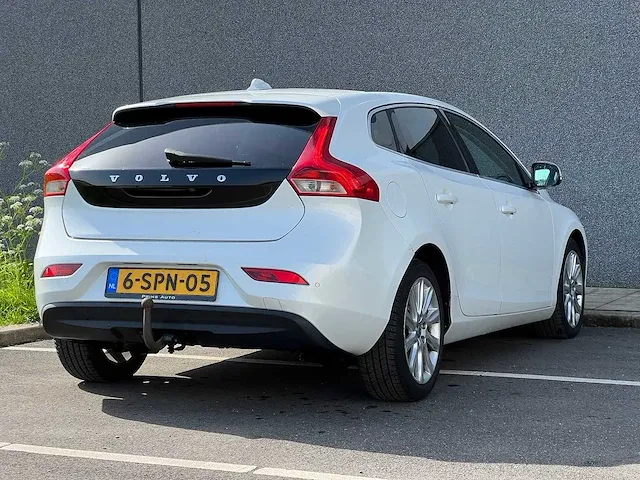 Volvo v40 1.6 d2 summum | 6-spn-05 - afbeelding 23 van  34