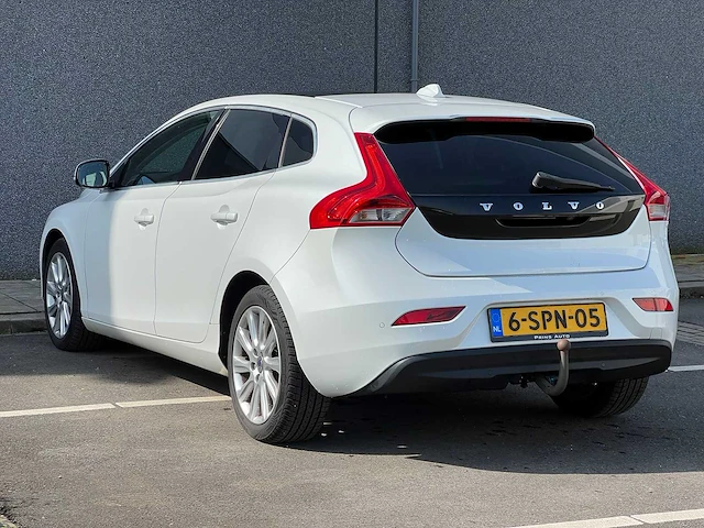 Volvo v40 1.6 d2 summum | 6-spn-05 - afbeelding 24 van  32