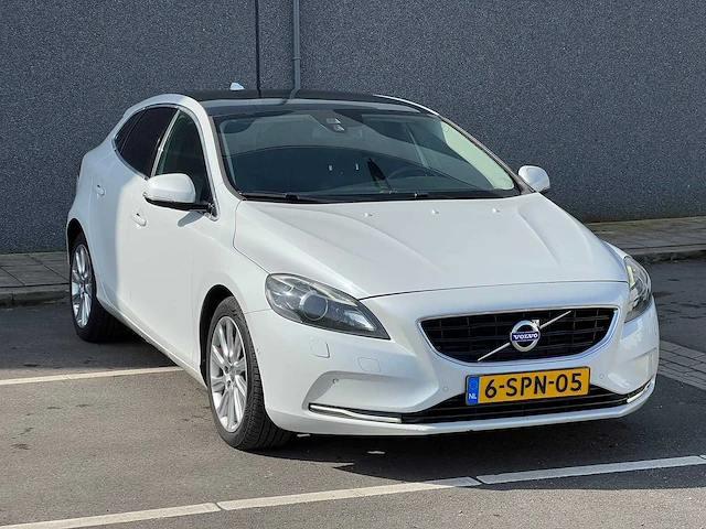 Volvo v40 1.6 d2 summum | 6-spn-05 - afbeelding 27 van  32
