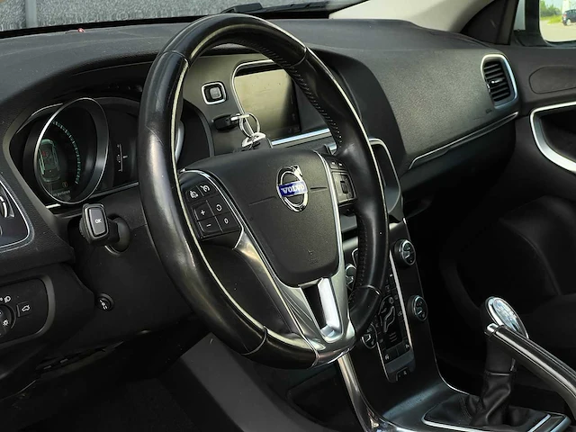 Volvo v40 1.6 d2 summum | 6-spn-05 - afbeelding 29 van  32
