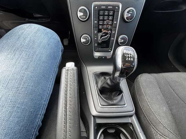 Volvo v40 1.6 t2 kinetic,2015 - afbeelding 5 van  28
